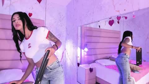 Snapshot of antonella_rossi24 chatting on 02-24-25, 01:57 Antonella Rossi online show from 02-24-25, 01:57