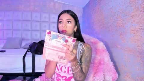 Snapshot of antonella_rossi24 chatting on 11-17-25, 07:41 Antonella Rossi online show from 11-17-25, 07:41