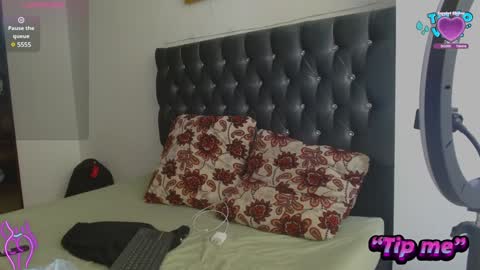 Snapshot of antonellaandnoah chatting on 12-24-24, 05:23 AntonellaAndNoah online show from 12-24-24, 05:23