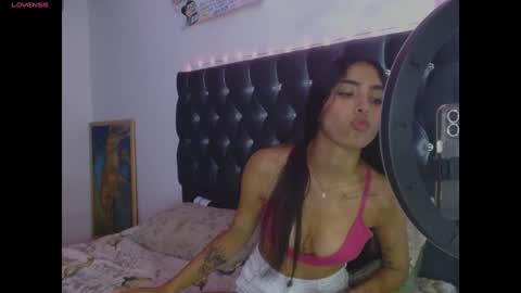 Snapshot of antonellaandnoah chatting on 01-22-25, 12:16 AntonellaAndNoah online show from 01-22-25, 12:16