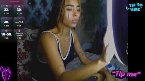 Snapshot of antonellaandnoah chatting on 02-12-25, 11:51 AntonellaAndNoah online show from 02-12-25, 11:51