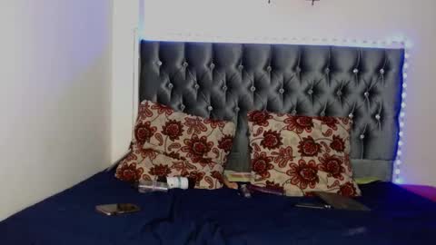 Snapshot of antonellaandnoah chatting on 03-03-25, 10:42 AntonellaAndNoah online show from 03-03-25, 10:42