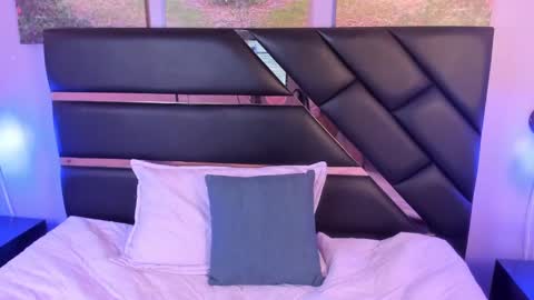 Snapshot of antonellalove_ chatting on 12-13-24, 08:58 My name is Andrea thumb up me please its important online show from 12-13-24, 08:58