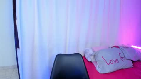 Snapshot of antonellaparker chatting on 03-08-26, 04:33 Sarah online show from 03-08-26, 04:33