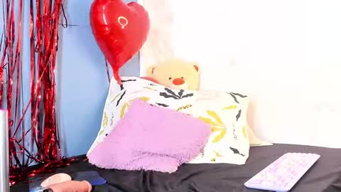 Snapshot of antonellasmith0 chatting on 02-17-25, 12:48 ANTO  online show from 02-17-25, 12:48