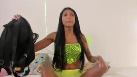Snapshot of antonellasmith0 chatting on 10-11-25, 12:58 ANTO  online show from 10-11-25, 12:58