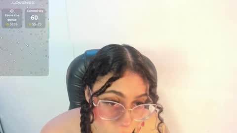 A N T O N E L L E  online show from 11-30-25, 11:25