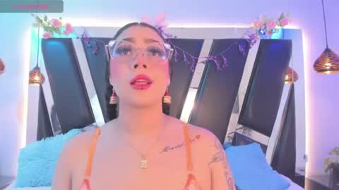 A N T O N E L L E  online show from 06-28-26, 09:37