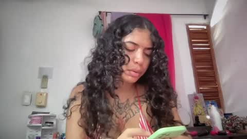 Snapshot of antoniabloom chatting on 06-18-26, 05:39 Antonia online show from 06-18-26, 05:39