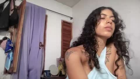 Snapshot of antoniabloom chatting on 07-23-26, 02:42 Antonia online show from 07-23-26, 02:42