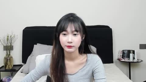 Snapshot of antoniaina chatting on 11-25-25, 12:05 Aina online show from 11-25-25, 12:05