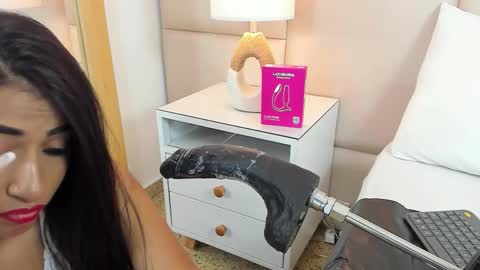 Snapshot of antoniaross chatting on 02-12-26, 12:55 Antonia online show from 02-12-26, 12:55