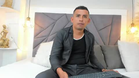Antonio online show from 05-02-26, 05:51