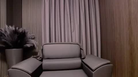 HI My name is Antonio online show from 11-30-25, 07:51