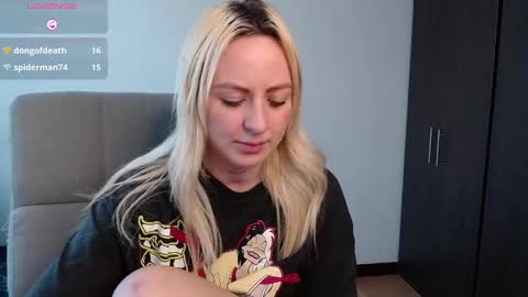 Snapshot of anttoniia chatting on 12-11-24, 09:34 Antonia online show from 12-11-24, 09:34