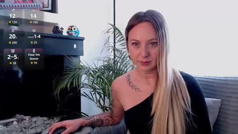 Snapshot of anttoniia chatting on 01-14-26, 06:24 Antonia online show from 01-14-26, 06:24