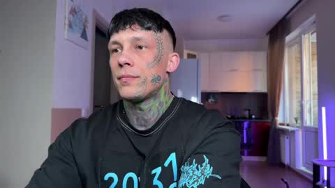 Tom online show from 04-01-26, 03:42