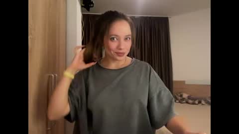 Snapshot of anuetta chatting on 08-07-26, 06:32 Aneutta online show from 08-07-26, 06:32