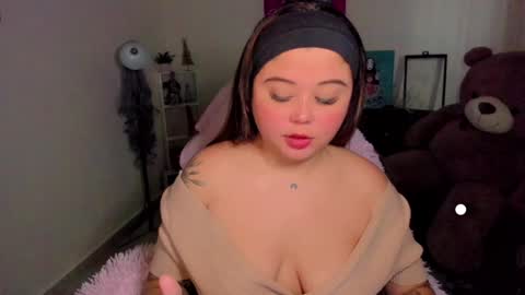   Independent model  online show from 01-04-25, 05:05