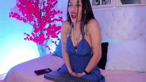 Snapshot of any_rosse_ chatting on 05-22-26, 06:35 Any online show from 05-22-26, 06:35