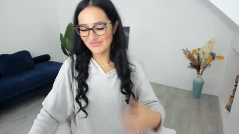 Anya online show from 04-04-26, 04:22