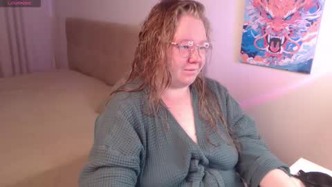 Anya Muna online show from 12-21-25, 07:10