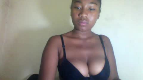 Snapshot of anyah_love chatting on 07-12-26, 05:04 anyah_love online show from 07-12-26, 05:04