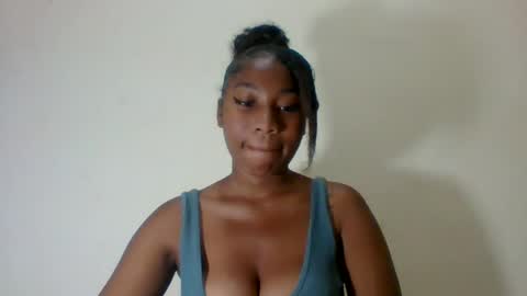 Snapshot of anyah_love chatting on 07-18-26, 01:15 anyah_love online show from 07-18-26, 01:15