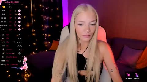 Snapshot of anyataylorr chatting on 12-04-25, 09:07 Anya online show from 12-04-25, 09:07