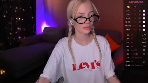 Anya online show from 04-20-26, 02:25