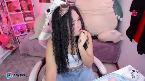 Any online show from 11-12-25, 02:01