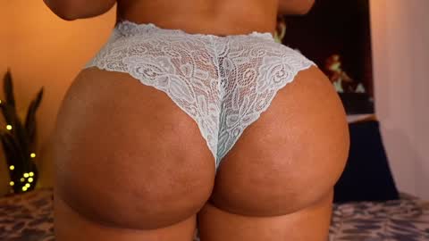 Snapshot of anyiled chatting on 01-06-25, 03:42 Dulce Maria online show from 01-06-25, 03:42