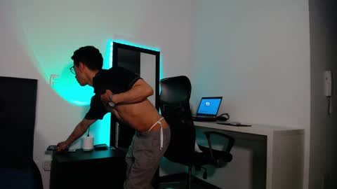 Snapshot of aodaboyy chatting on 01-16-25, 01:37 aodaboy online show from 01-16-25, 01:37