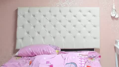 Snapshot of aome_rainbow2 chatting on 01-15-25, 11:51 Aome Rainbow online show from 01-15-25, 11:51