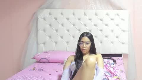 Snapshot of aome_rainbow2 chatting on 11-11-25, 06:13 Aome Rainbow online show from 11-11-25, 06:13