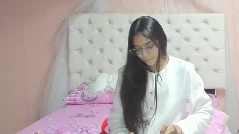 Snapshot of aome_rainbow2 chatting on 11-22-25, 06:34 Aome Rainbow online show from 11-22-25, 06:34