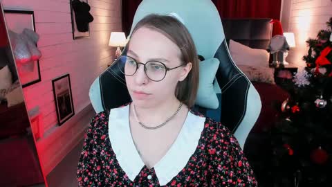 Snapshot of aphexqueen chatting on 12-11-24, 01:06 APHEX QUEEN online show from 12-11-24, 01:06