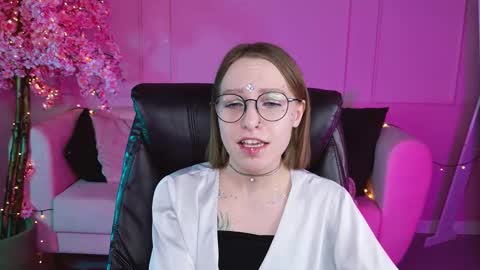 Snapshot of aphexqueen chatting on 01-13-25, 04:08 APHEX QUEEN online show from 01-13-25, 04:08