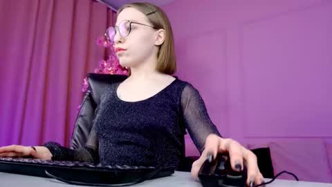 Snapshot of aphexqueen chatting on 01-28-25, 02:10 APHEX QUEEN online show from 01-28-25, 02:10