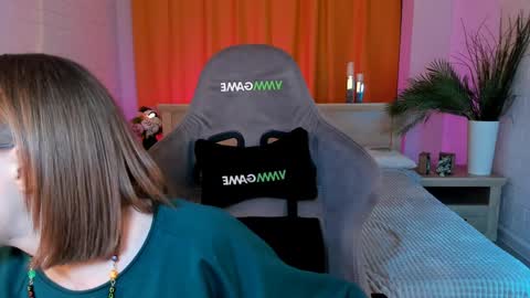 Snapshot of aphexqueen chatting on 02-06-25, 01:32 APHEX QUEEN online show from 02-06-25, 01:32