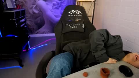 Snapshot of aphexqueen chatting on 02-27-25, 12:13 APHEX QUEEN online show from 02-27-25, 12:13