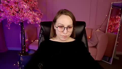 Snapshot of aphexqueen chatting on 03-07-25, 07:27 APHEX QUEEN online show from 03-07-25, 07:27