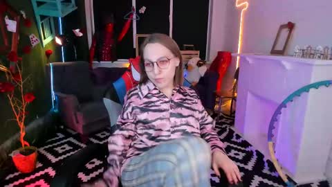 Snapshot of aphexqueen chatting on 03-11-25, 09:13 APHEX QUEEN online show from 03-11-25, 09:13