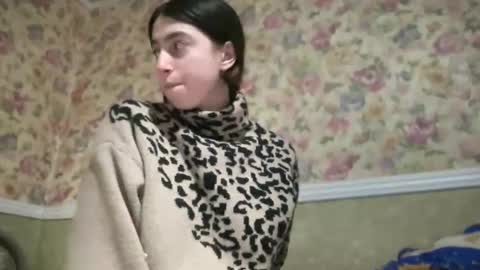 aphr0dite22 online show from 04-12-26, 03:17