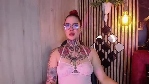 Snapshot of aphrodite__bloom chatting on 05-13-26, 10:17 aphrodite__bloom online show from 05-13-26, 10:17