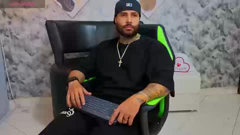 Snapshot of apolo_ryder chatting on 03-17-26, 09:51 APOLO online show from 03-17-26, 09:51