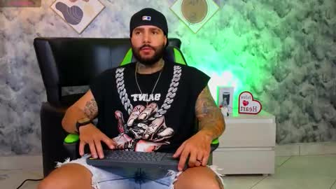 Snapshot of apolo_ryder chatting on 03-19-26, 06:12 APOLO online show from 03-19-26, 06:12