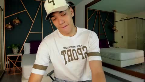 apolojackson2 online show from 05-25-26, 12:44
