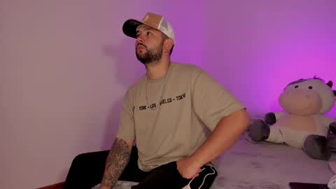 Snapshot of apolorising_ chatting on 09-16-25, 07:20 Lola Apolo online show from 09-16-25, 07:20