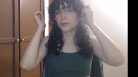 Snapshot of apolosbitch chatting on 01-08-25, 10:48 Nix online show from 01-08-25, 10:48